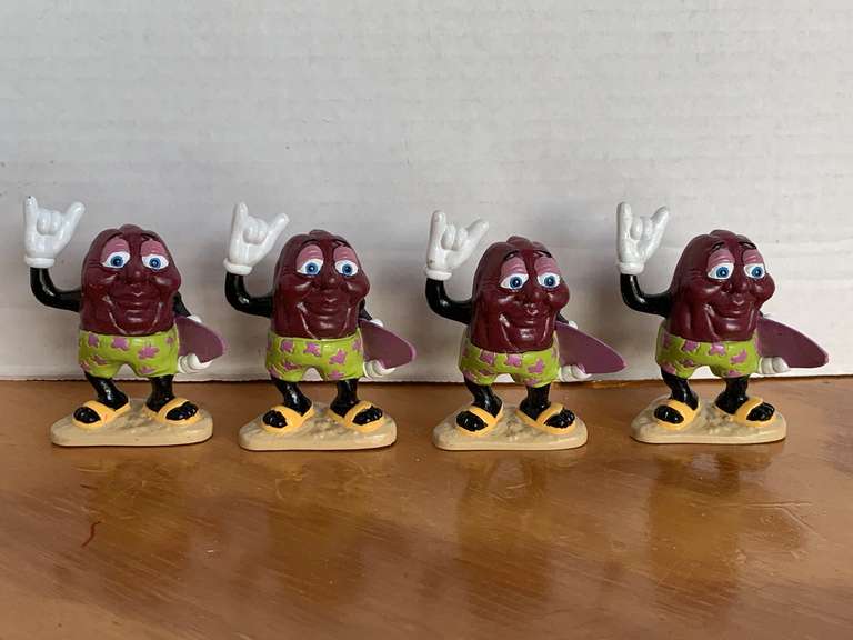 1988 CALIFORNIA RAISIN - 4 "BEACH SURFER" image