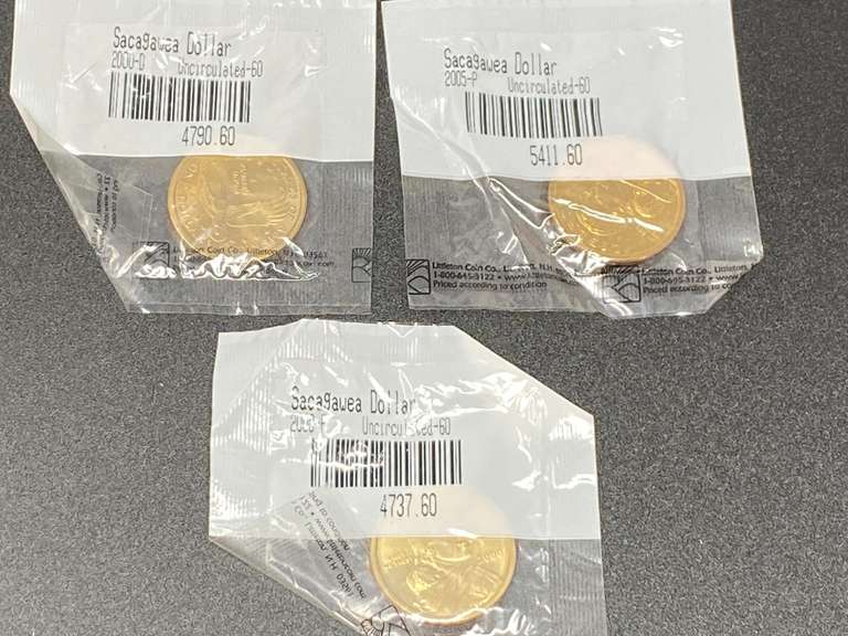 2000 – P, and 2000 – D uncirculated Sacajawea dollars, three pieces, see pictures for details. image