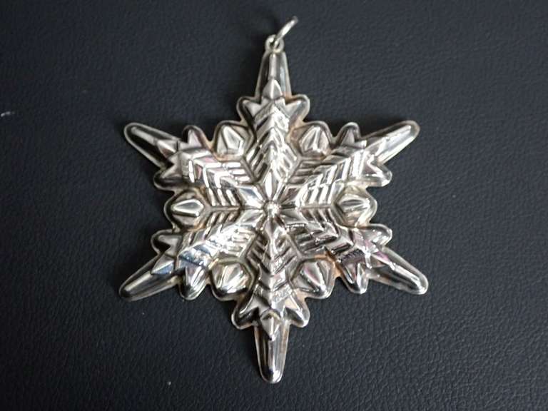 1972 GORHAM STERLING SILVER CHRISTMAS ORNAMENT image