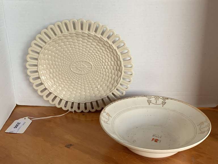 WHITE BASKET WEAVE TRAY MADE IN ITALY 10 1/2" X 9 1/2" & VINTAGE SERVING BOWL BY SALEM CHINA COMPANY "COMMODORE" 9" ROUND image