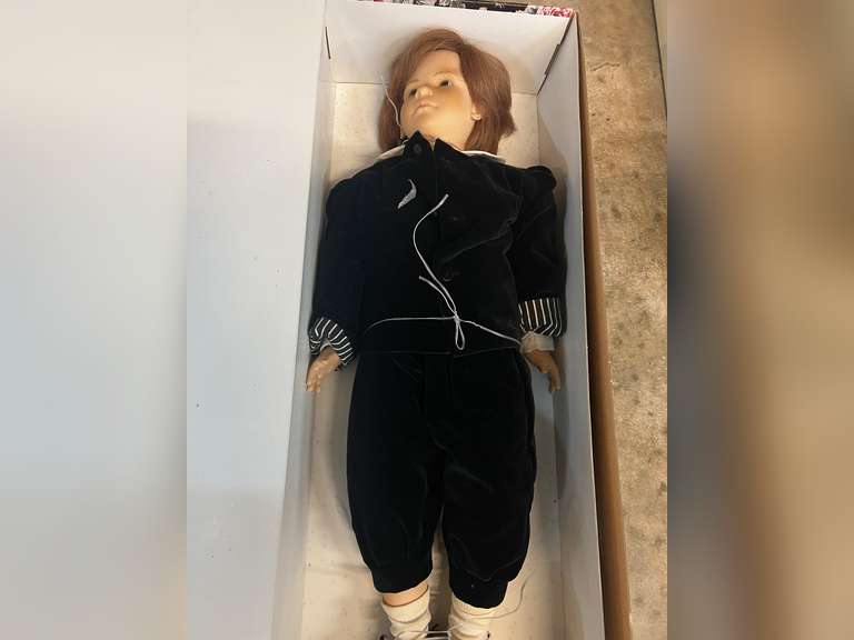 Atelier Treffeisen 'Benjamin' European Artist Doll image