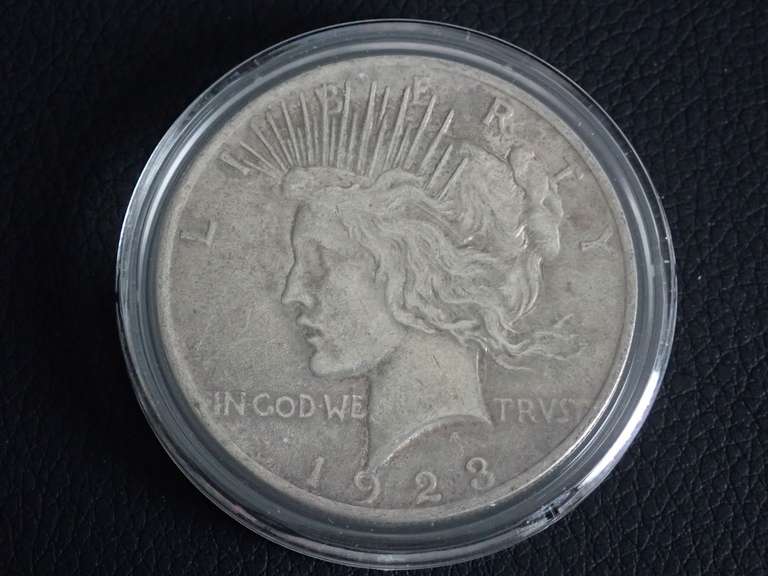 1923 PEACE DOLLAR COIN image