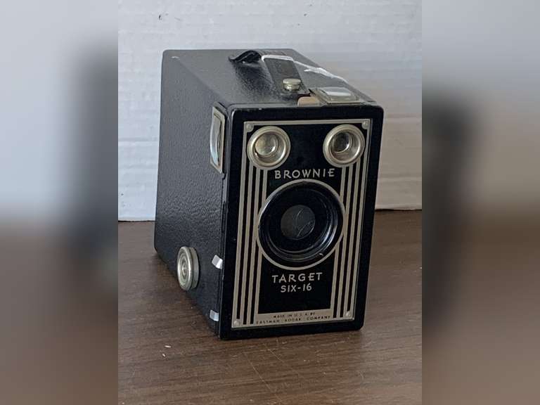 VINTAGE BROWNIE TARGET SIX-16 MADE BY KODAK image