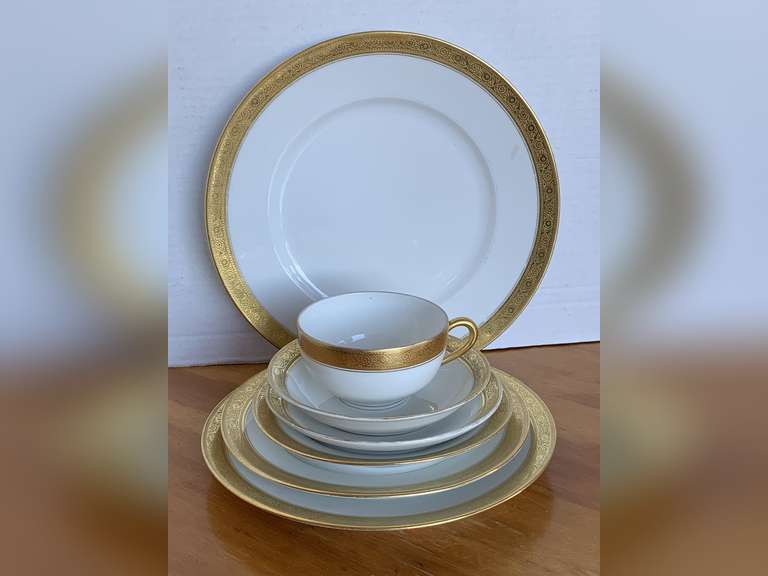 7 PLACE SETTING OF VINTAGE L. BERNARDAUD & C. LIMOGES GOLD TRIM CHINA MADE IN FRANCE image