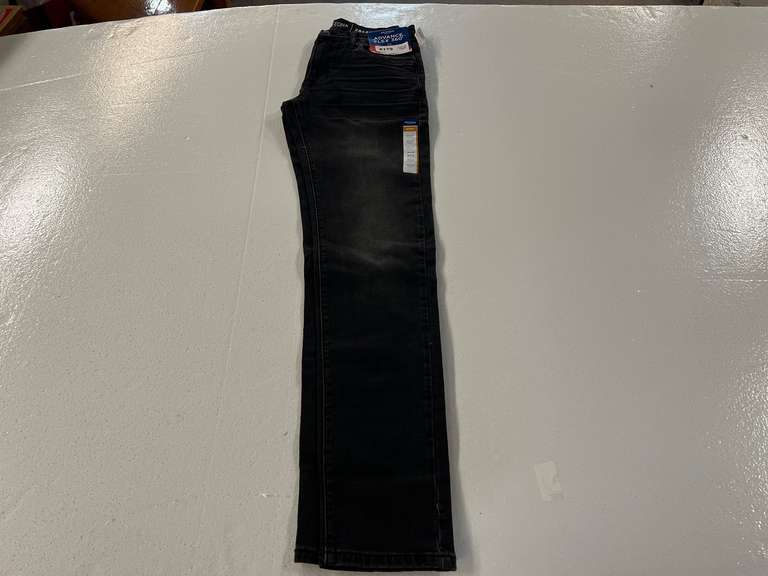 Arizona Jean company, skinny jeans, size 28 x 32, still new with the tags, see pictures for details. image