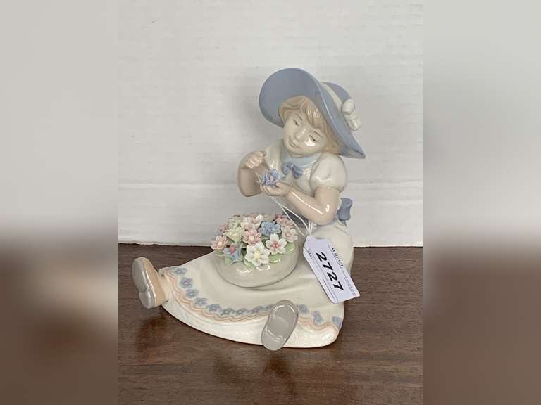VINTAGE NADAL #2535 PORCELAIN FIGURINE - YOUNG GIRL WITH FLOWER BASKET 6" TALL X 6" DEEP X 6" WIDE image
