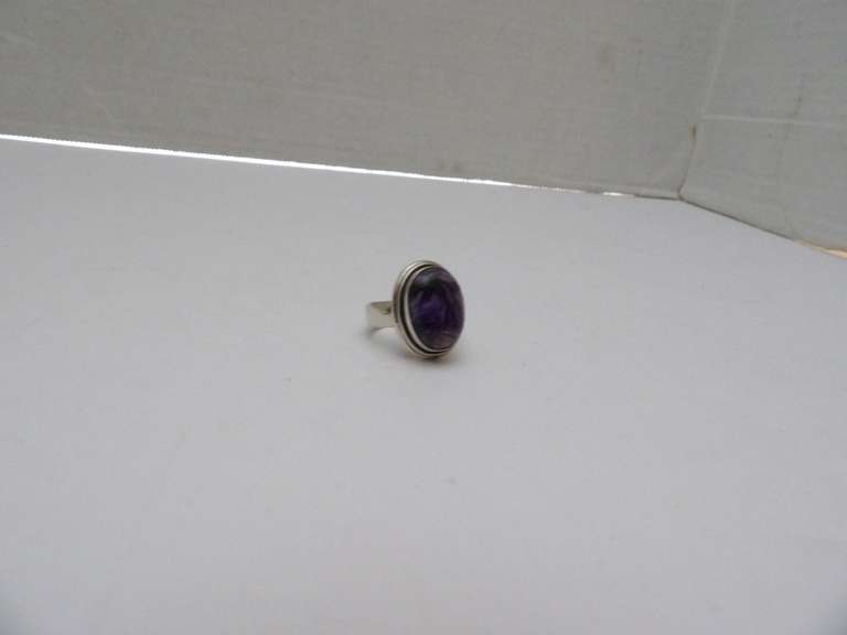 STERLING SILVER RING WITH PURPLE STONE SIZE 7 image