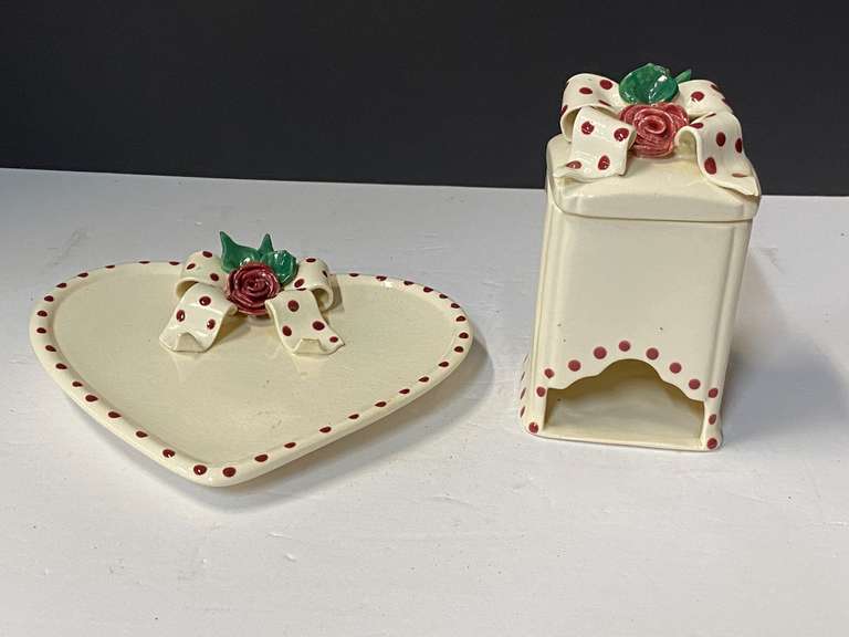 Mud Pie heart shaped trinket tray and teabag dispenser, “leaves” on both pieces have broken tips, see pictures for details. image