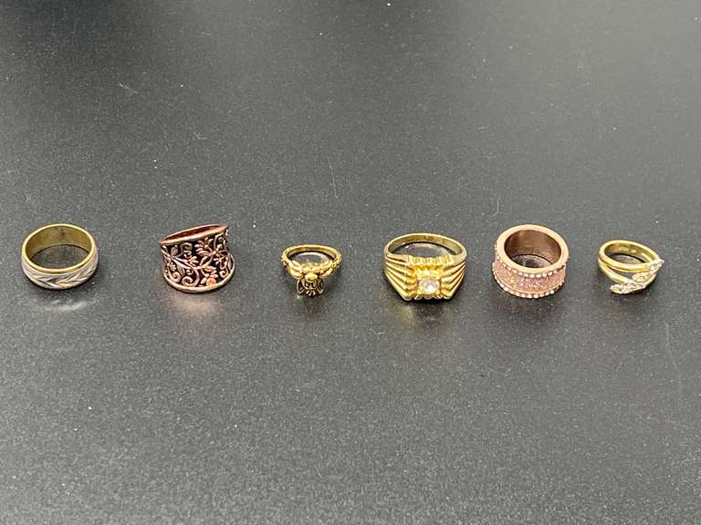 Fashion estate jewelry rings, approximately six pieces, see pictures for details. image