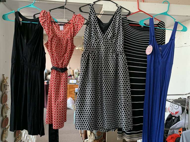 9 PIECES LADIES CLOTHES - ALL SMALL, X-SMALL (SEE PICS) image