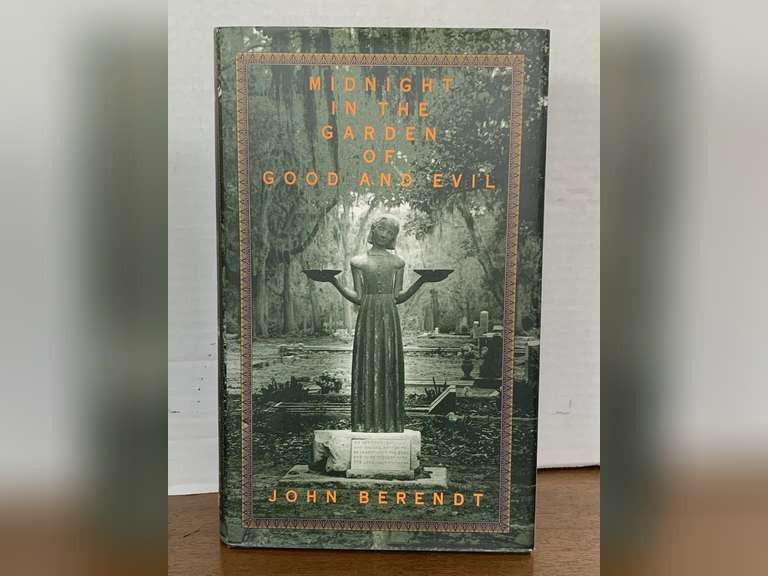 1994 FIRST EDITION "MIDNIGHT IN THE GARDEN OF GOOD AND EVIL" HARDBACK BOOK image