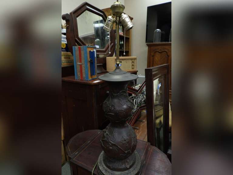 ANTIQUE METAL BASE LAMP image