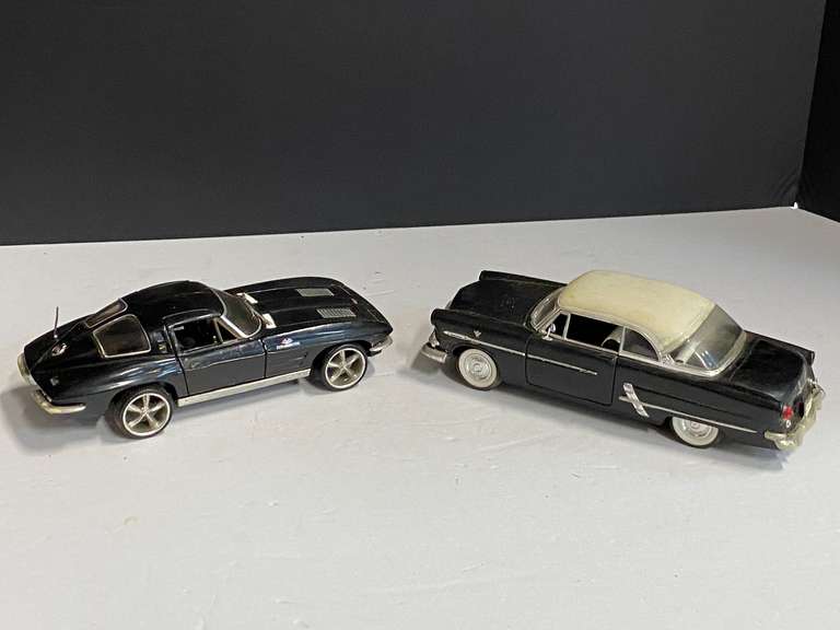 1953 Ford Victoria replica, also includes a 1963 Chevrolet Corvette stingray replica, 1/24 scale, see pictures for details. image
