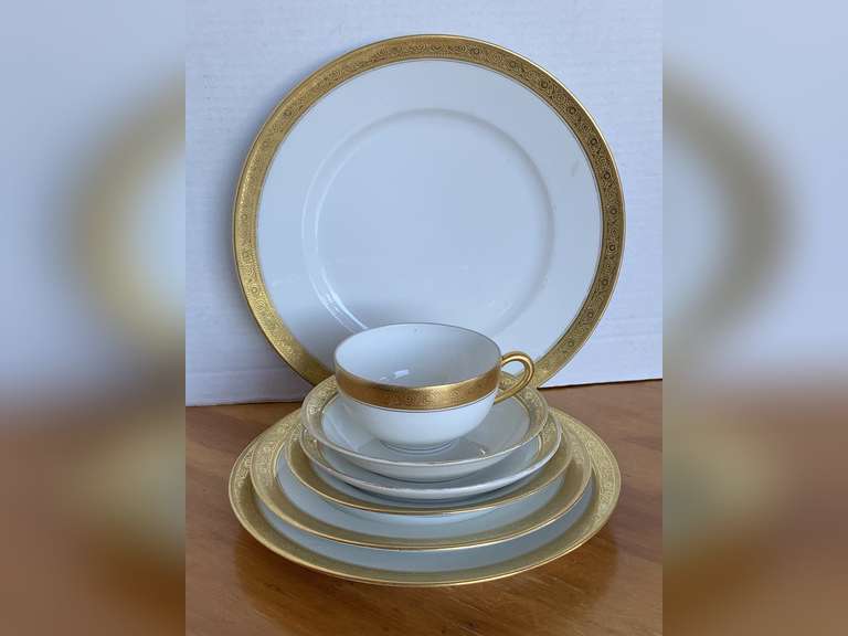 7 PLACE SETTING OF VINTAGE L. BERNARDAUD & C. LIMOGES GOLD TRIM CHINA MADE IN FRANCE image