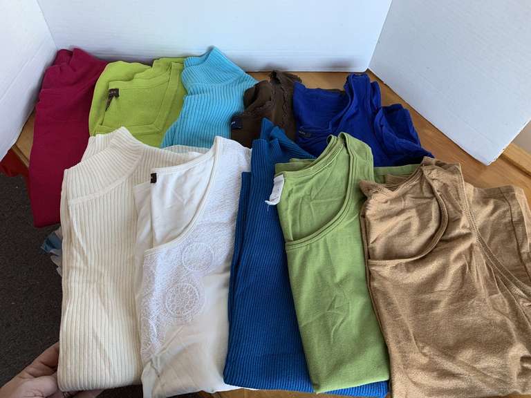 10 LADIES XL TOPS image