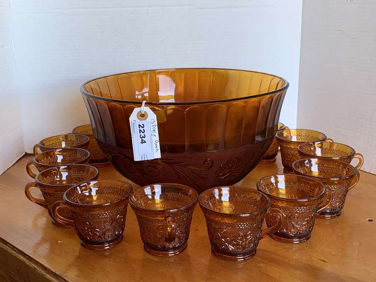 LARGE AMBER INDIANA GLASS "TIARA SANDWICH GLASS" PUNCH BOWL & 12 CUPS image