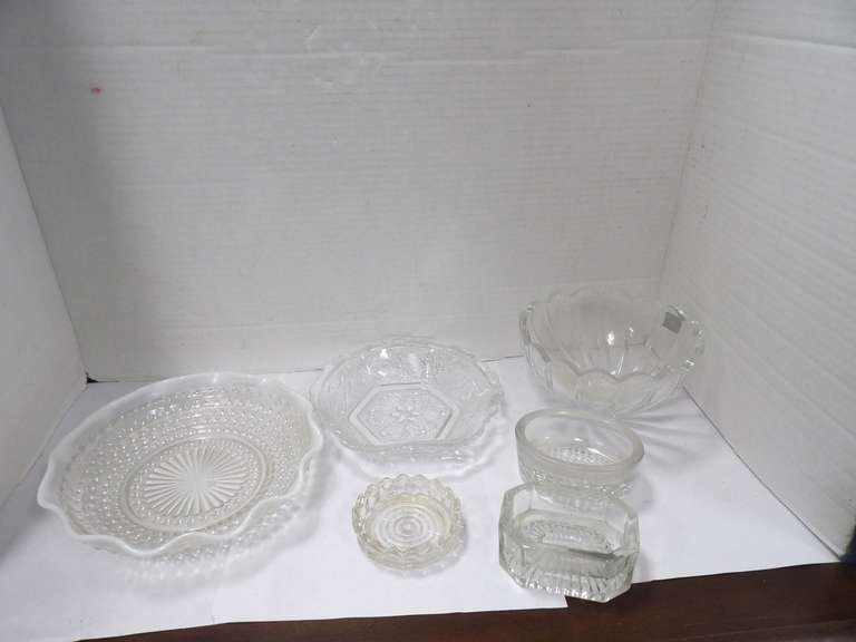 LOT OF VINTAGE CLEAR, GLASS AND CRYSTAL BOWLS image