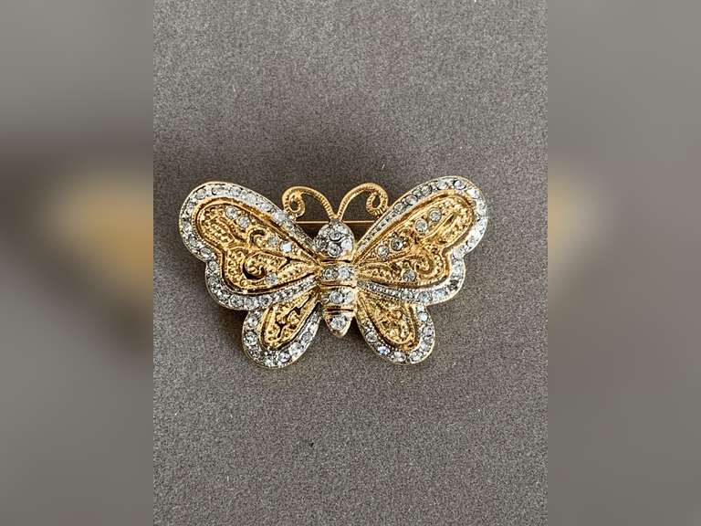 VINTAGE GOLD TONE RHINESTONE BUTTERFLY BROOCH - CHECKOUT image