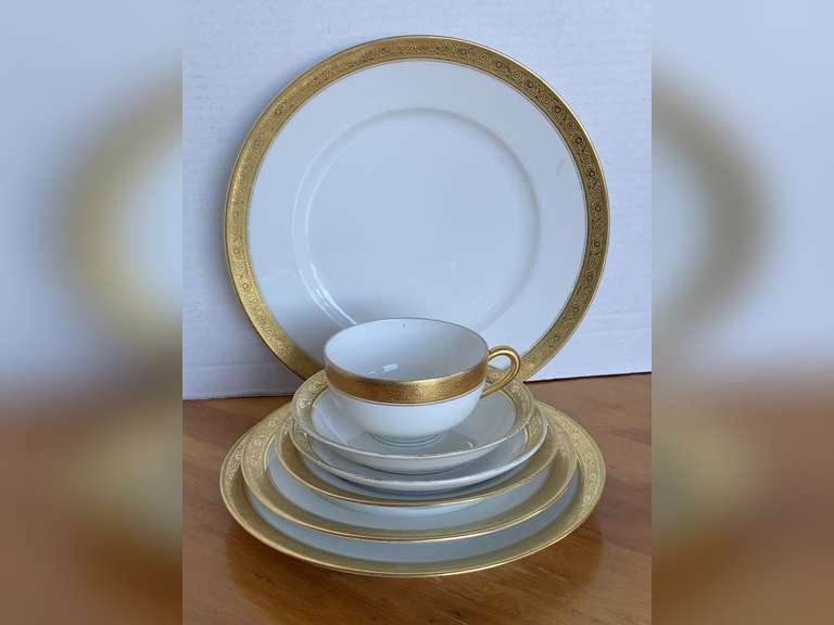 7 PLACE SETTING OF VINTAGE L. BERNARDAUD & C. LIMOGES GOLD TRIM CHINA MADE IN FRANCE image