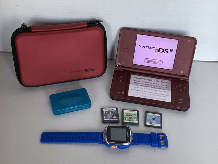 VTECH KIDIZOOM SMART WATCH & NINTENDO 3DS WITH 3 GAMES (WORKS) image
