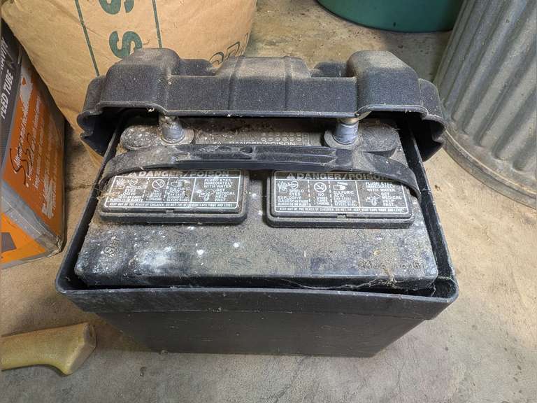 MARINE BATTERY BOX AND 12 VOLT BATTERY CORE image