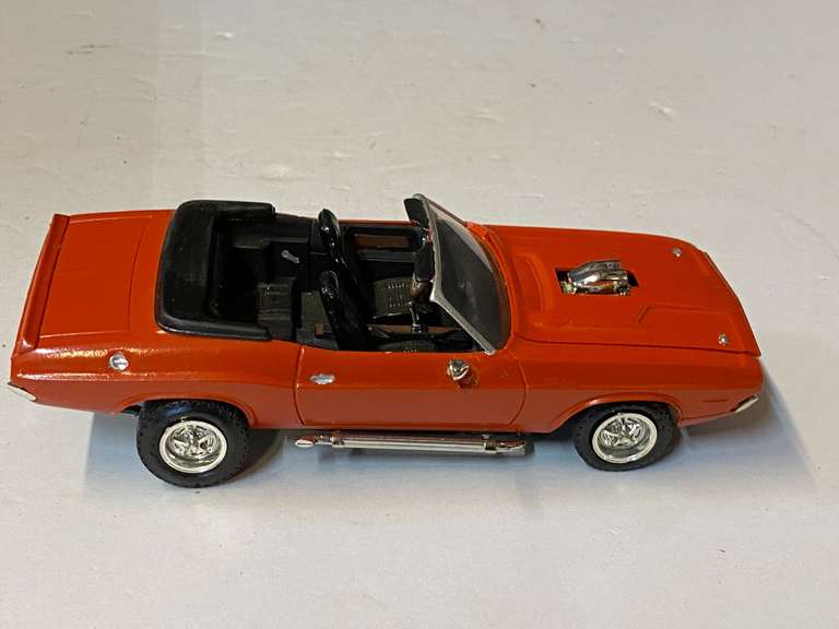 Model replica of a Dodge Challenger convertible, see pictures for details. image