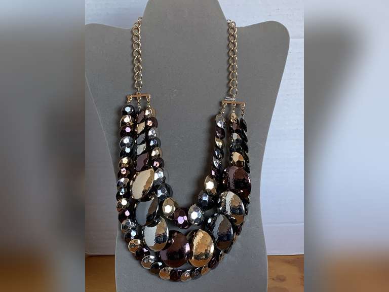 STATEMENT NECKLACE - METALLIC COLORED BEADED NECKLACE 18" LONG - CHECKOUT image