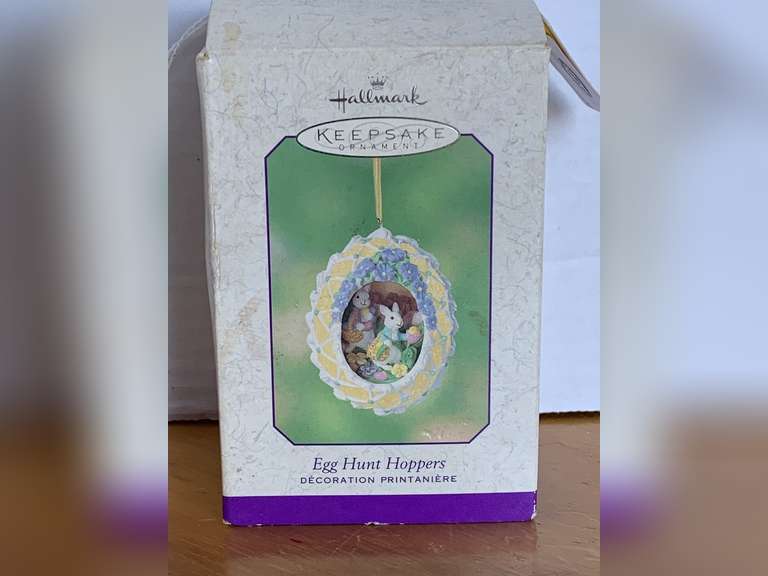 2001 HALLMARK "EGG HUNT HOPPERS" EASTER ORNAMENT image