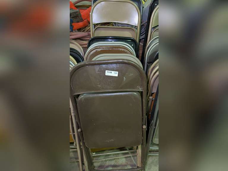 ROW OF METAL FOLDING CHAIRS MARKED 1132 image