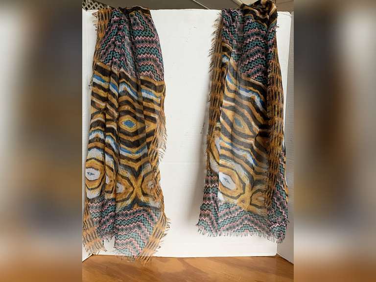 NICE LADIES SHAWL image