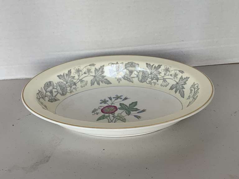 VINTAGE WEDGWOOD BONE CHINA "WILDFLOWER" MADE IN ENGLAND - OVAL VEGETABLE BOWL image
