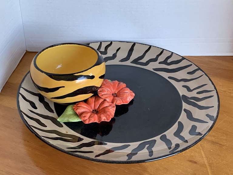 UNIQUE ART DECO CHIP/DIP PLATTER BY CALI 14" ROUND image
