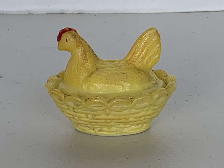 VINTAGE YELLOW MILK GLASS MINIATURE HEN ON NEST 2 1/2" LONG X 2" WIDE X 2" TALL image