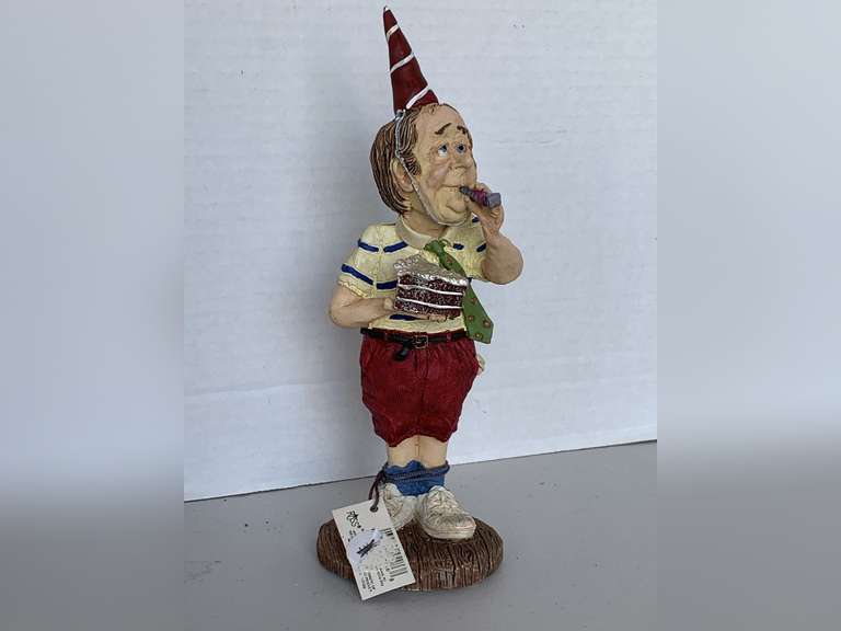 VINTAGE DOUG HARRIS COLLECTION "HAPPY BIRTHDAY" 8 1/4" TALL image