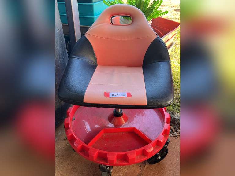 Mobile rolling gear seat with equipment tray, see pictures for details. image