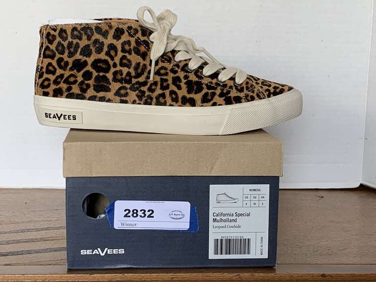 NEW SEAVEES CALIFORNIA SPECIAL MULHOLLAND LEOPARD COWHIDE LOW TENNIS SHOES SIZE 8 image