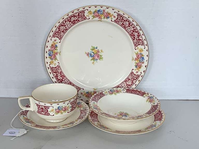 VINTAGE HOMER LAUGHLIN "MAJESTIC FLORAL" 5 PIECE PLACE SETTING image