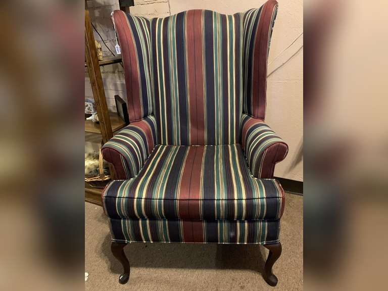 VINTAGE NICE UPHOLSTERED WINGBACK CHAIR 29" WIDE X 28" DEEP X 44" TALL image