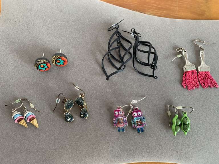 7 PAIR FASHION PIERCED EARRINGS - CHECKOUT image