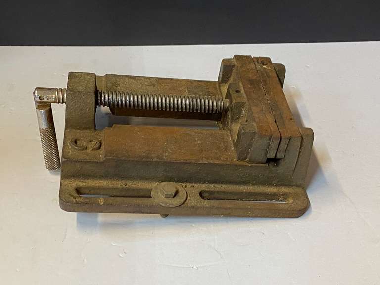 Machinist vise, 6”, see pictures for details. image