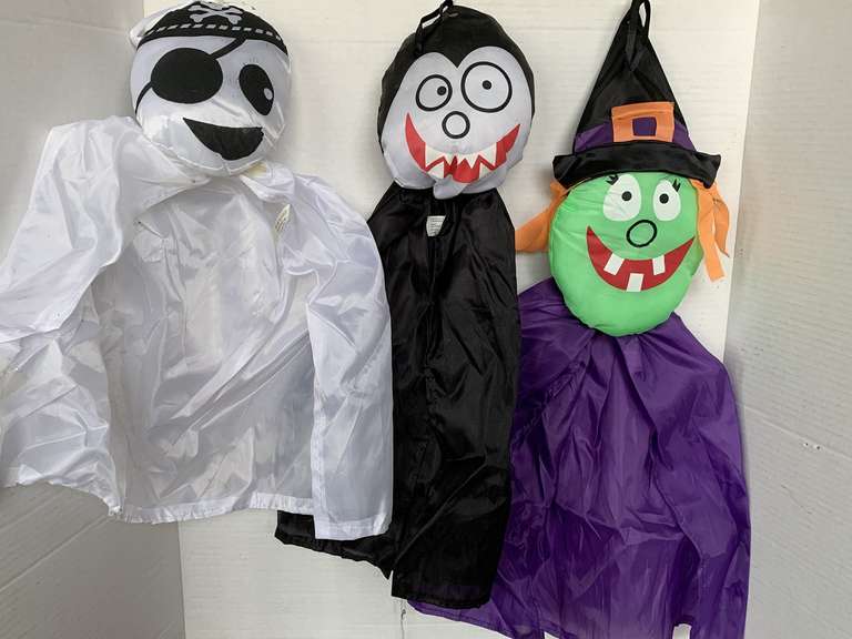 4 HALLOWEEN WINDSOCKS image