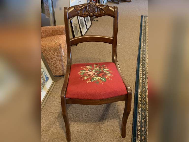 ANTIQUE BEAUTIFUL MAHOGANY HAND CARVED SIDE CHAIR WITH NEEDLEPOINT FLORAL SEAT 33" TALL X 17 3/4" WIDE X 15" DEEP image