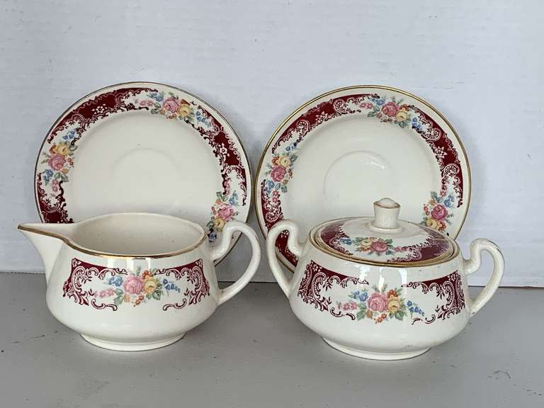 VINTAGE HOMER LAUGHLIN "MAJESTIC FLORAL" COVERED SUGAR, CREAMER & 2 SAUCERS image