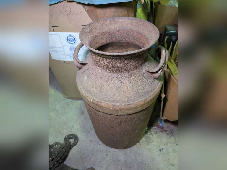 ANTIQUE / VINTAGE METAL MILK CAN image