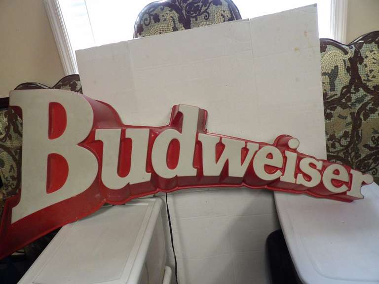 BUDWEISER SIGN image