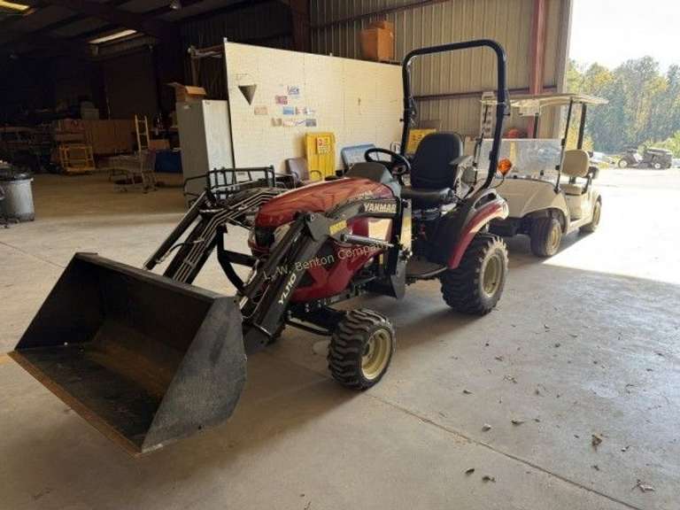 2024 Yanmar SA223 Tractor image
