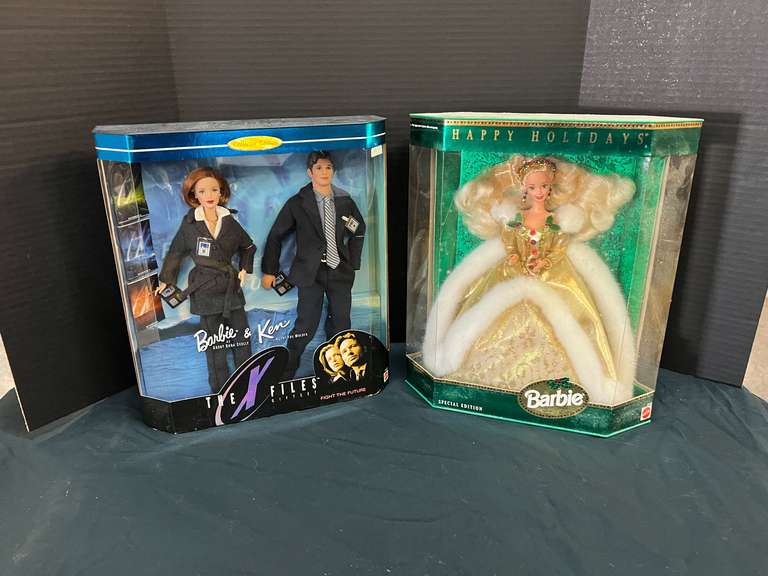 Barbie & Ken x-Files gift set, also includes Happy Holidays Barbie special edition, both in original boxes, see pictures for details. image