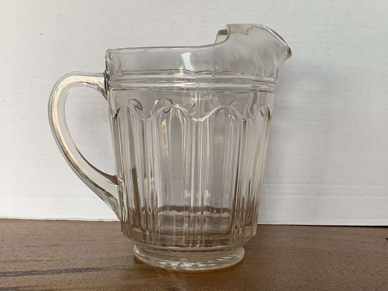 HEAVY ANCHOR HOCKING "COLONIAL KNIFE & FORT" PANEL WATER PITCHER 9" TALL X 8" WIDE image