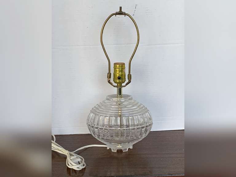 VINTAGE AMERICAN GLASS ART DECO OVAL LANTERN SHAPED TABLE LAMP W/ GLASS FEET 16" TALL (TO TOP OF HARP) image