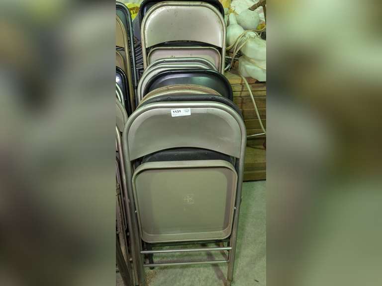 ROW OF METAL FOLDING CHAIRS MARKED 1131 image